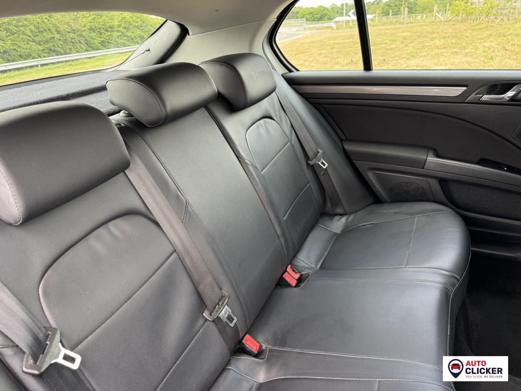 Skoda Superb 2.0 TDI S Hatchback 5dr Diesel DSG Euro 5 (s/s) (140 ps)