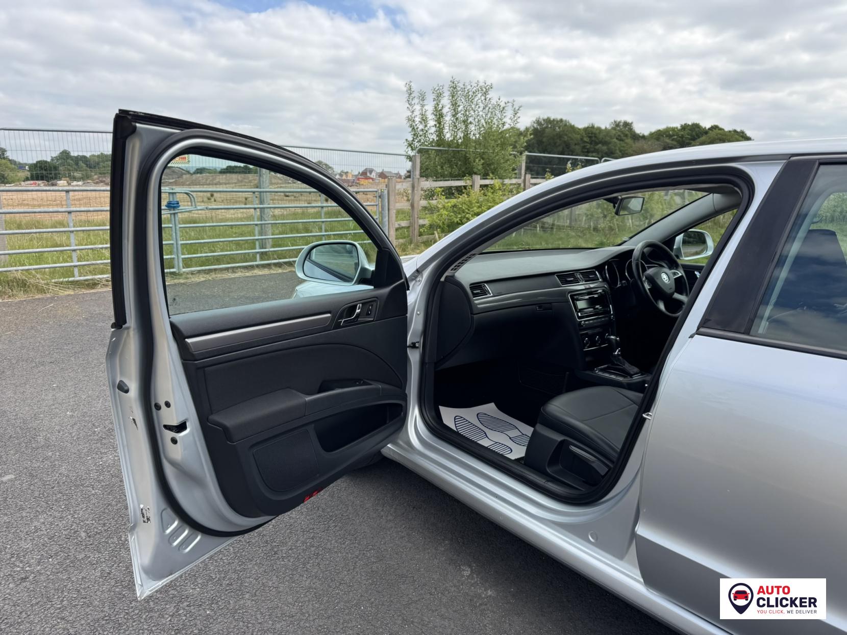 Skoda Superb 2.0 TDI S Hatchback 5dr Diesel DSG Euro 5 (s/s) (140 ps)