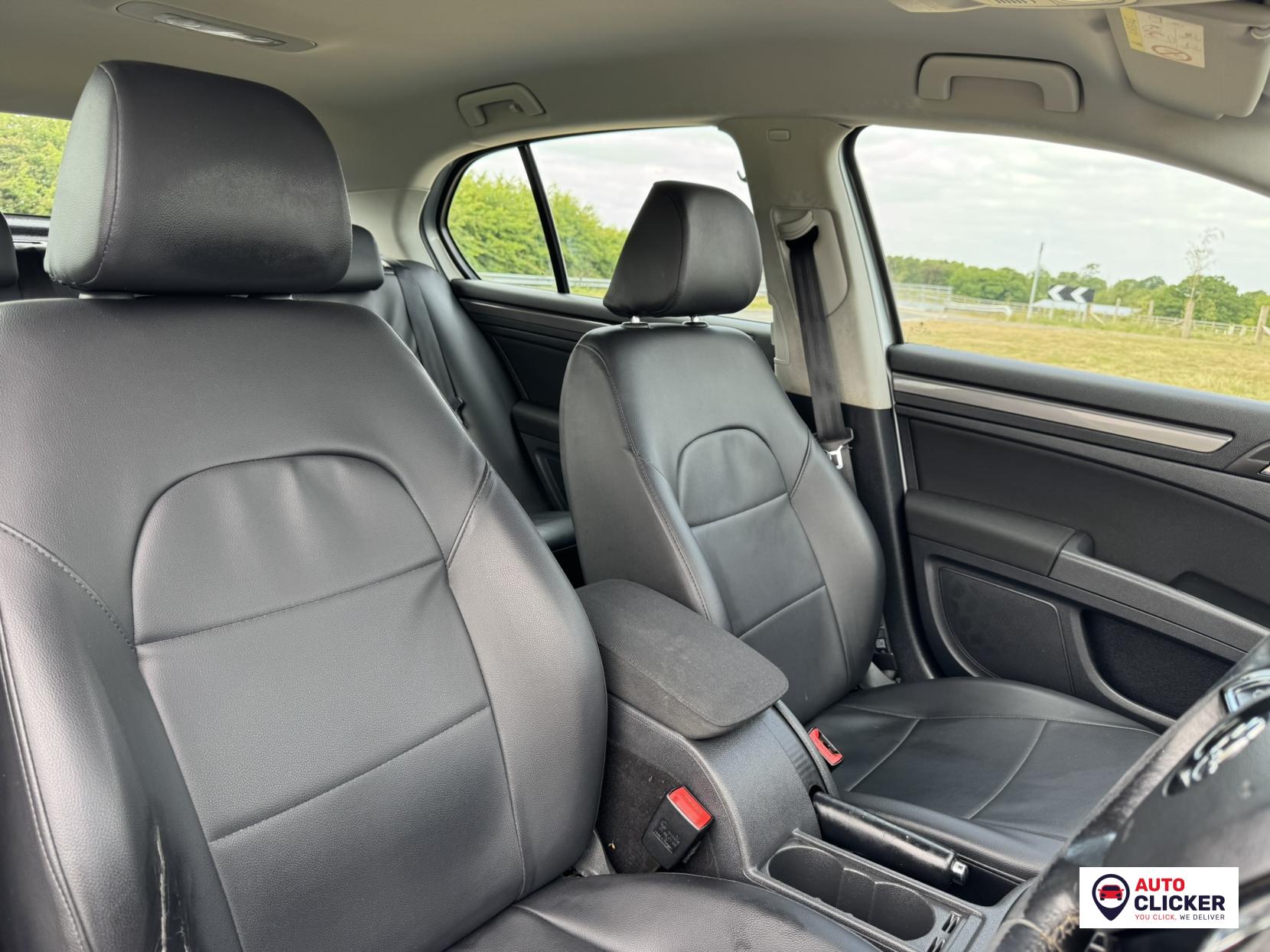 Skoda Superb 2.0 TDI S Hatchback 5dr Diesel DSG Euro 5 (s/s) (140 ps)