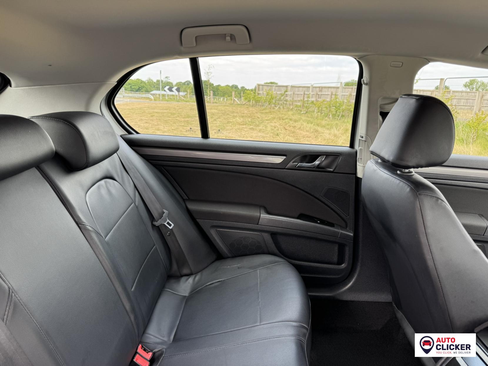 Skoda Superb 2.0 TDI S Hatchback 5dr Diesel DSG Euro 5 (s/s) (140 ps)