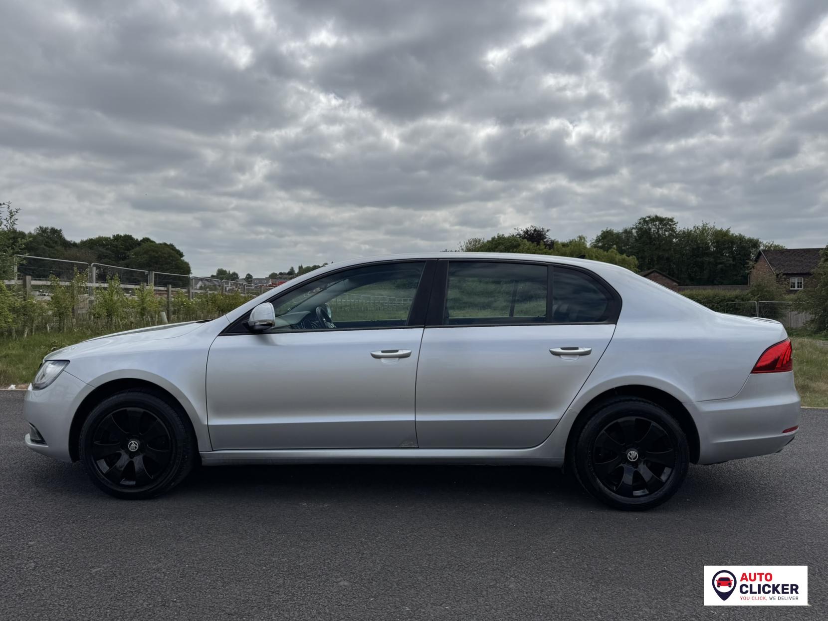 Skoda Superb 2.0 TDI S Hatchback 5dr Diesel DSG Euro 5 (s/s) (140 ps)