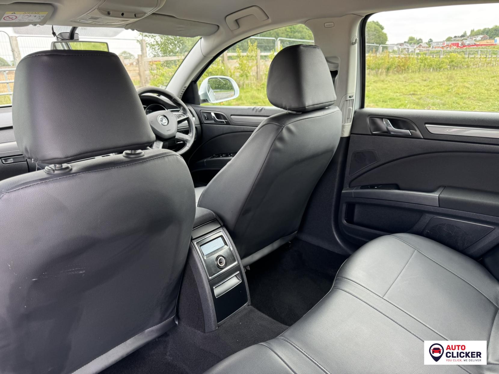 Skoda Superb 2.0 TDI S Hatchback 5dr Diesel DSG Euro 5 (s/s) (140 ps)