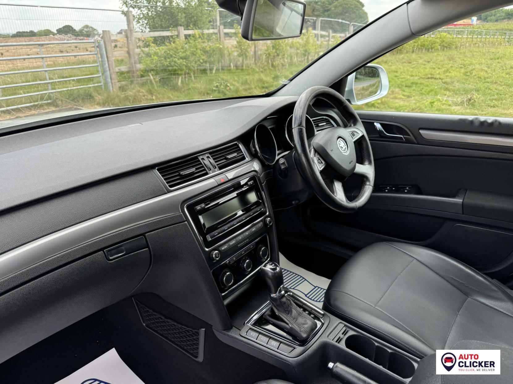 Skoda Superb 2.0 TDI S Hatchback 5dr Diesel DSG Euro 5 (s/s) (140 ps)