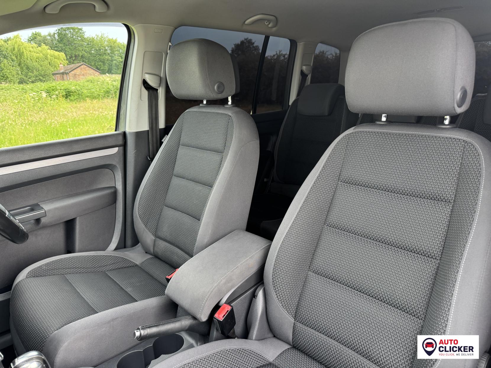 Volkswagen Touran 1.6 TDI BlueMotion Tech SE MPV 5dr Diesel DSG Euro 5 (s/s) (105 ps)