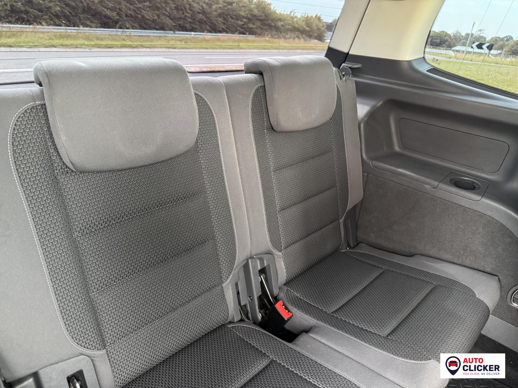 Volkswagen Touran 1.6 TDI BlueMotion Tech SE MPV 5dr Diesel DSG Euro 5 (s/s) (105 ps)