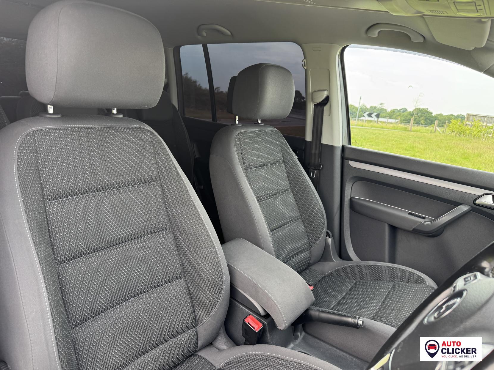 Volkswagen Touran 1.6 TDI BlueMotion Tech SE MPV 5dr Diesel DSG Euro 5 (s/s) (105 ps)