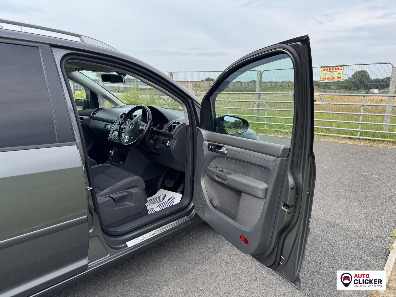 Volkswagen Touran 1.6 TDI BlueMotion Tech SE MPV 5dr Diesel DSG Euro 5 (s/s) (105 ps)