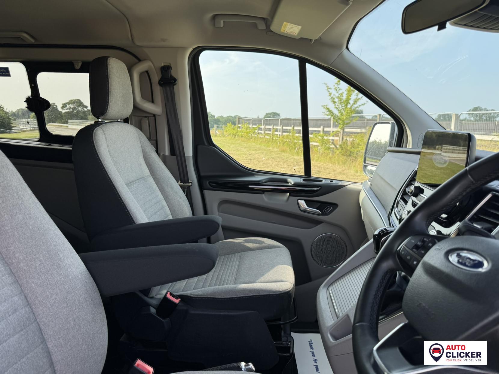 Ford Tourneo Custom 2.0 320 EcoBlue Titanium Minibus Double Cab 5dr Diesel Manual L2 Euro 6 (s/s) (130 ps)