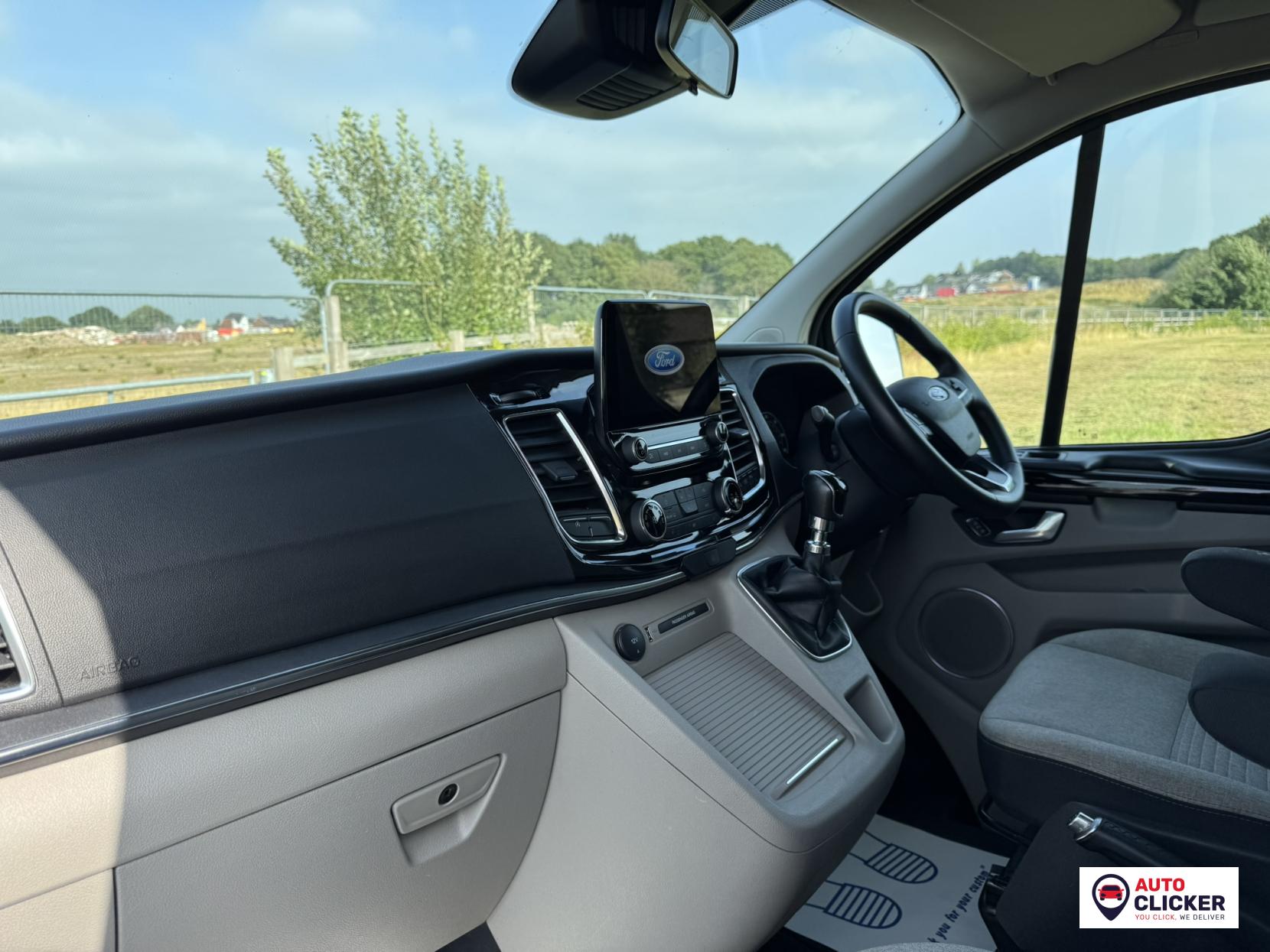 Ford Tourneo Custom 2.0 320 EcoBlue Titanium Minibus Double Cab 5dr Diesel Manual L2 Euro 6 (s/s) (130 ps)
