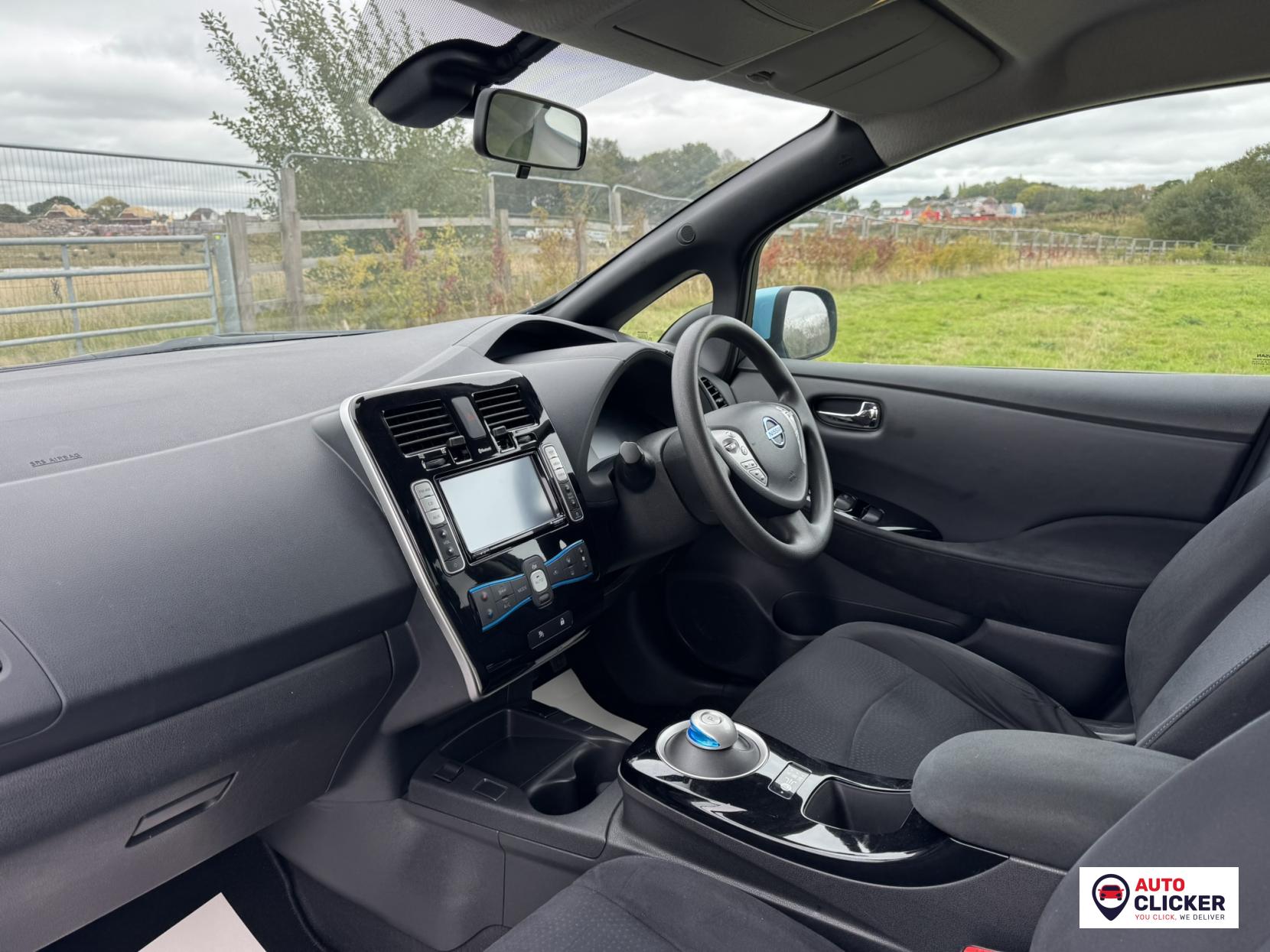 Nissan Leaf 24kWh Acenta Hatchback 5dr Electric Auto (107 bhp)
