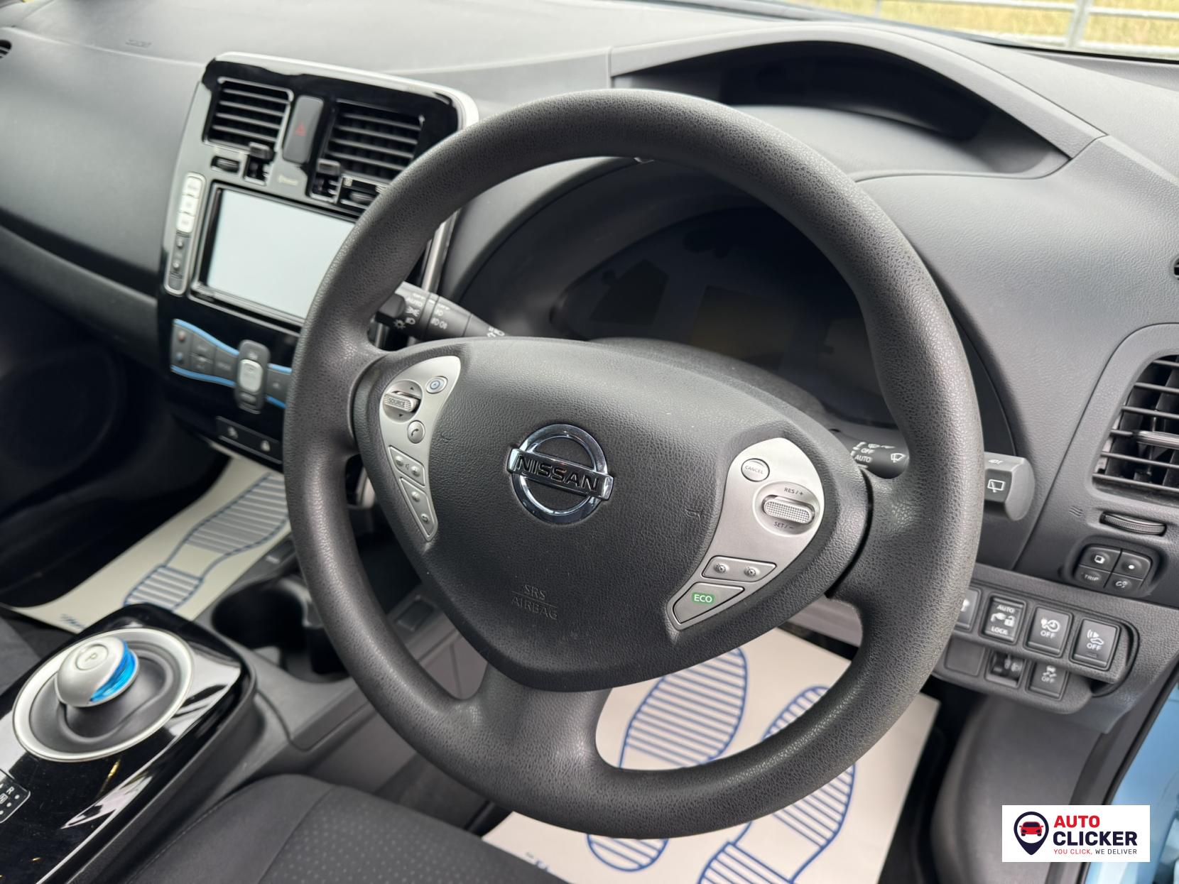 Nissan Leaf 24kWh Acenta Hatchback 5dr Electric Auto (107 bhp)