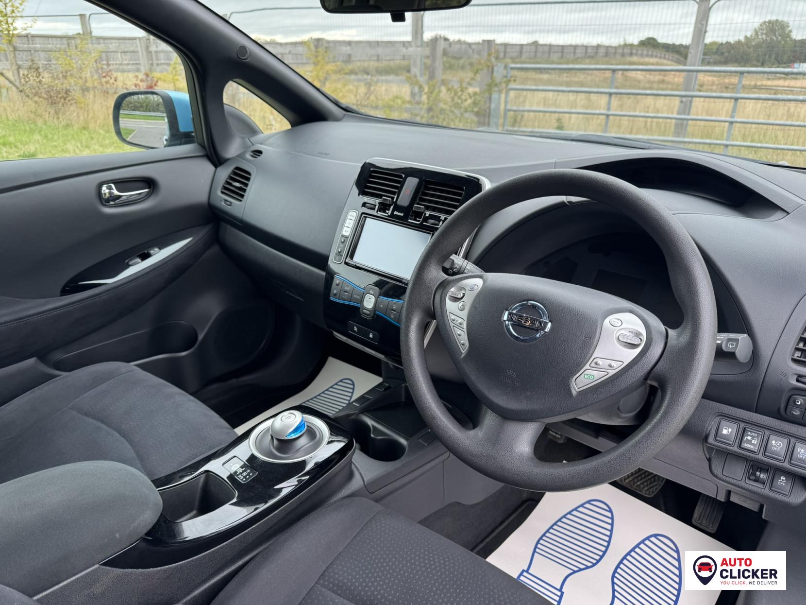 Nissan Leaf 24kWh Acenta Hatchback 5dr Electric Auto (107 bhp)