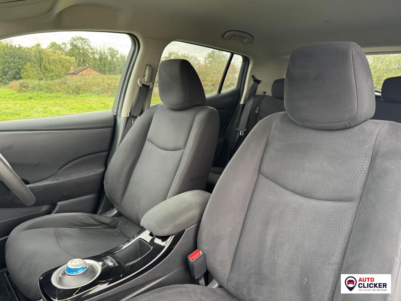 Nissan Leaf 24kWh Acenta Hatchback 5dr Electric Auto (107 bhp)