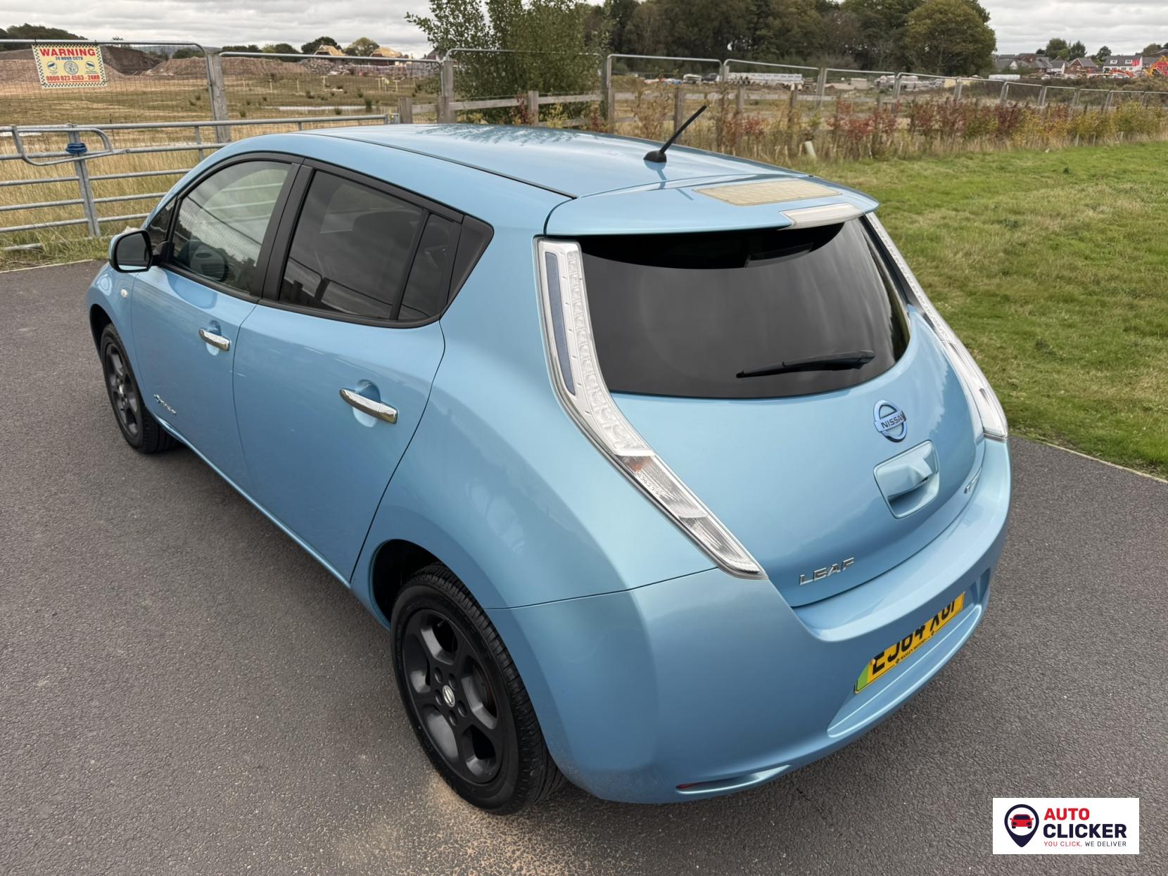 Nissan Leaf 24kWh Acenta Hatchback 5dr Electric Auto (107 bhp)