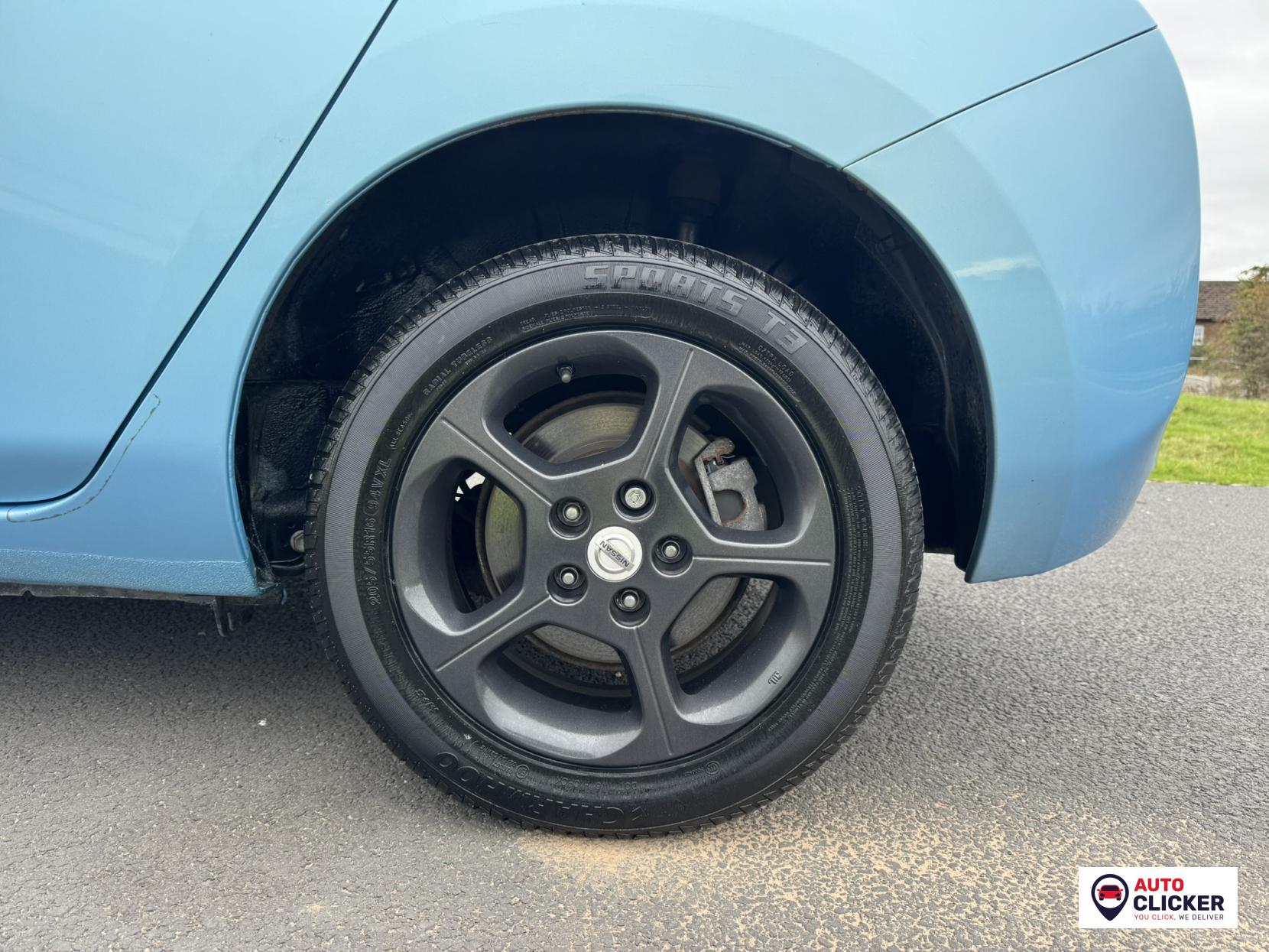 Nissan Leaf 24kWh Acenta Hatchback 5dr Electric Auto (107 bhp)