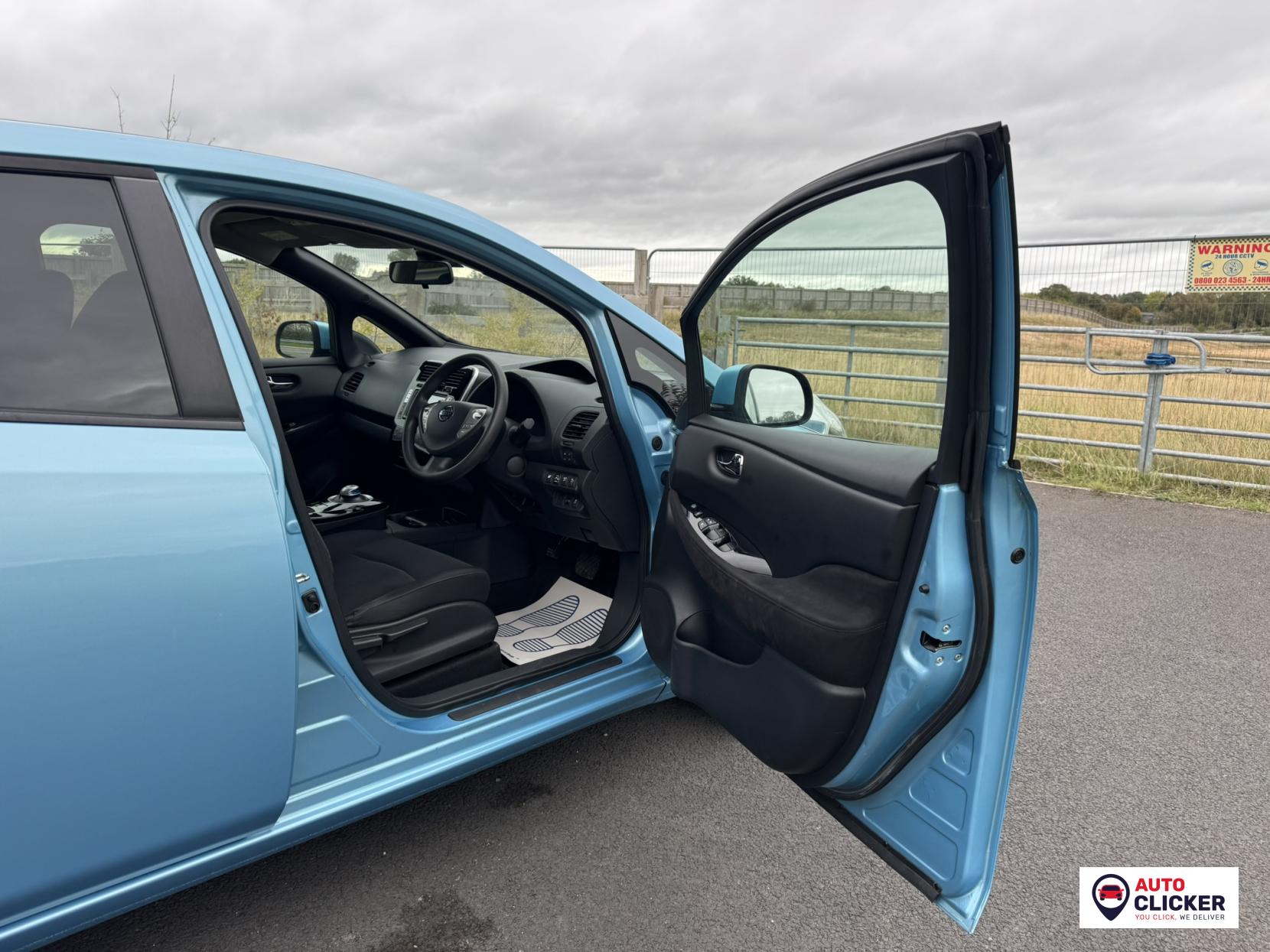 Nissan Leaf 24kWh Acenta Hatchback 5dr Electric Auto (107 bhp)