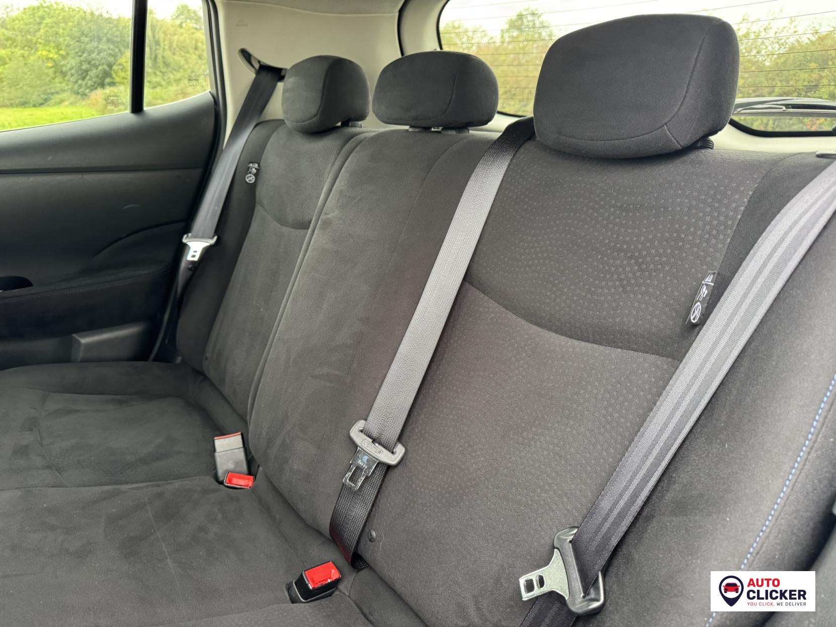 Nissan Leaf 24kWh Acenta Hatchback 5dr Electric Auto (107 bhp)