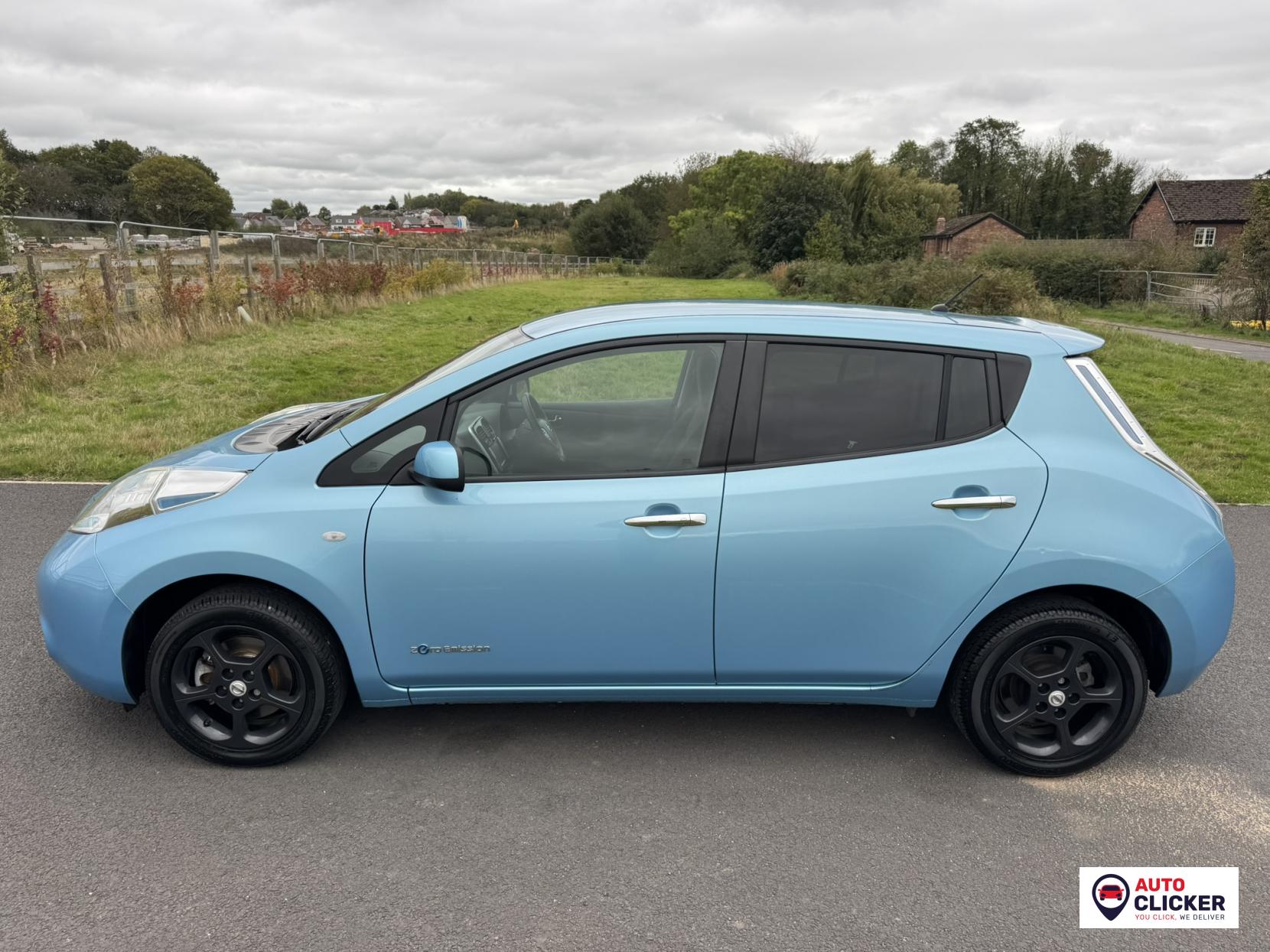 Nissan Leaf 24kWh Acenta Hatchback 5dr Electric Auto (107 bhp)