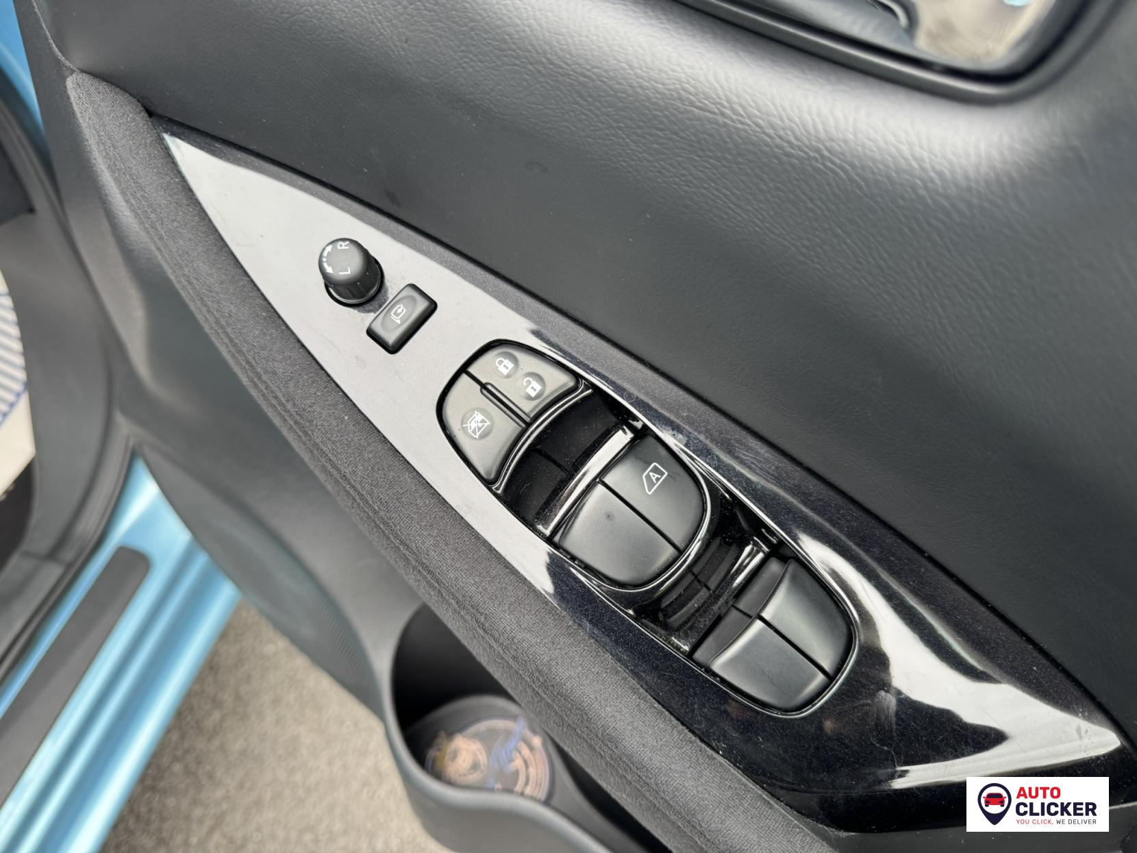 Nissan Leaf 24kWh Acenta Hatchback 5dr Electric Auto (107 bhp)