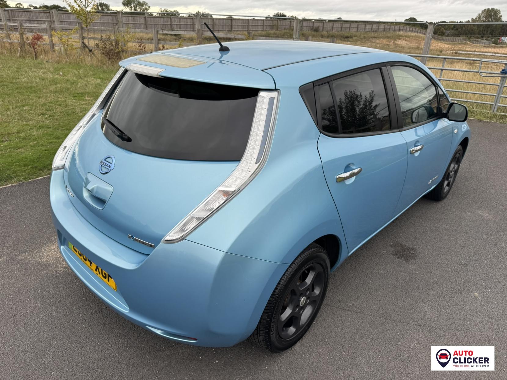 Nissan Leaf 24kWh Acenta Hatchback 5dr Electric Auto (107 bhp)