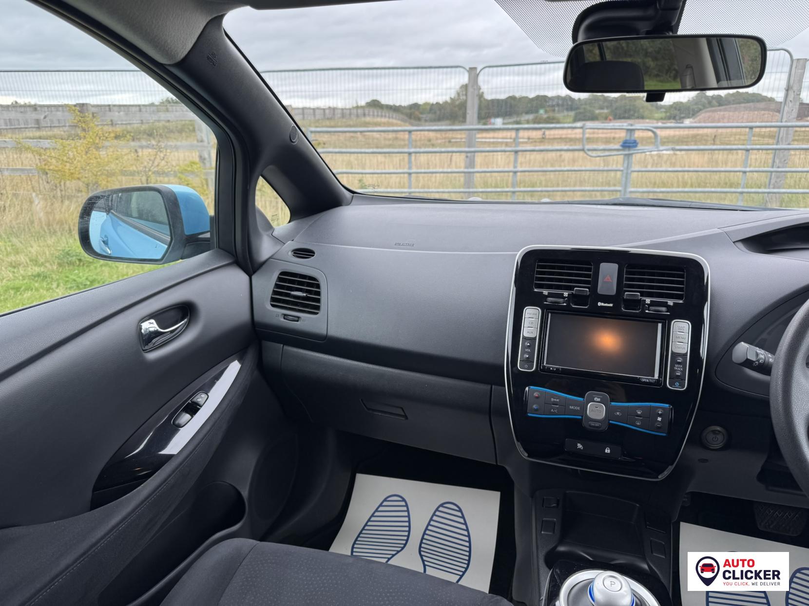 Nissan Leaf 24kWh Acenta Hatchback 5dr Electric Auto (107 bhp)
