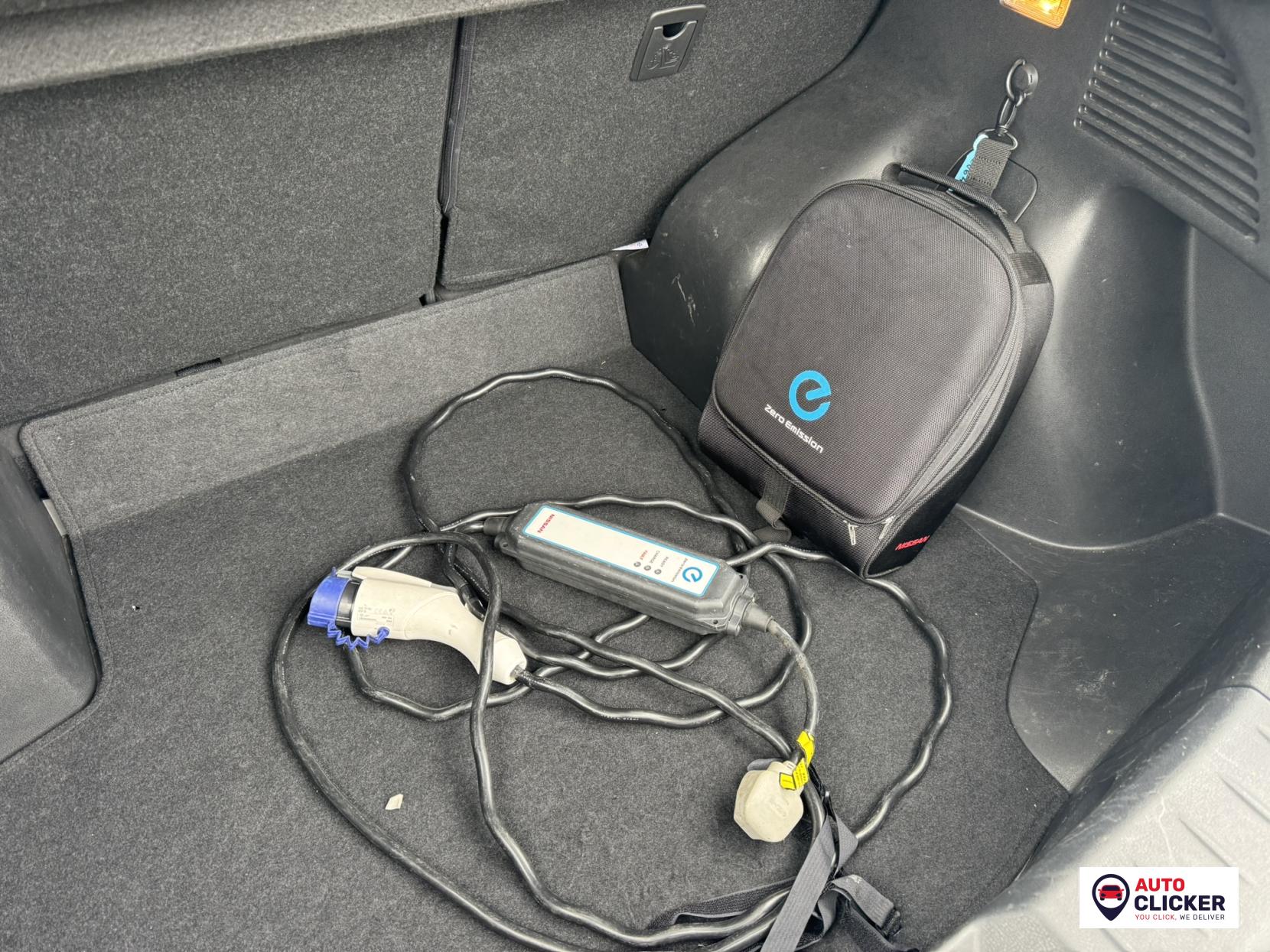 Nissan Leaf 24kWh Acenta Hatchback 5dr Electric Auto (107 bhp)