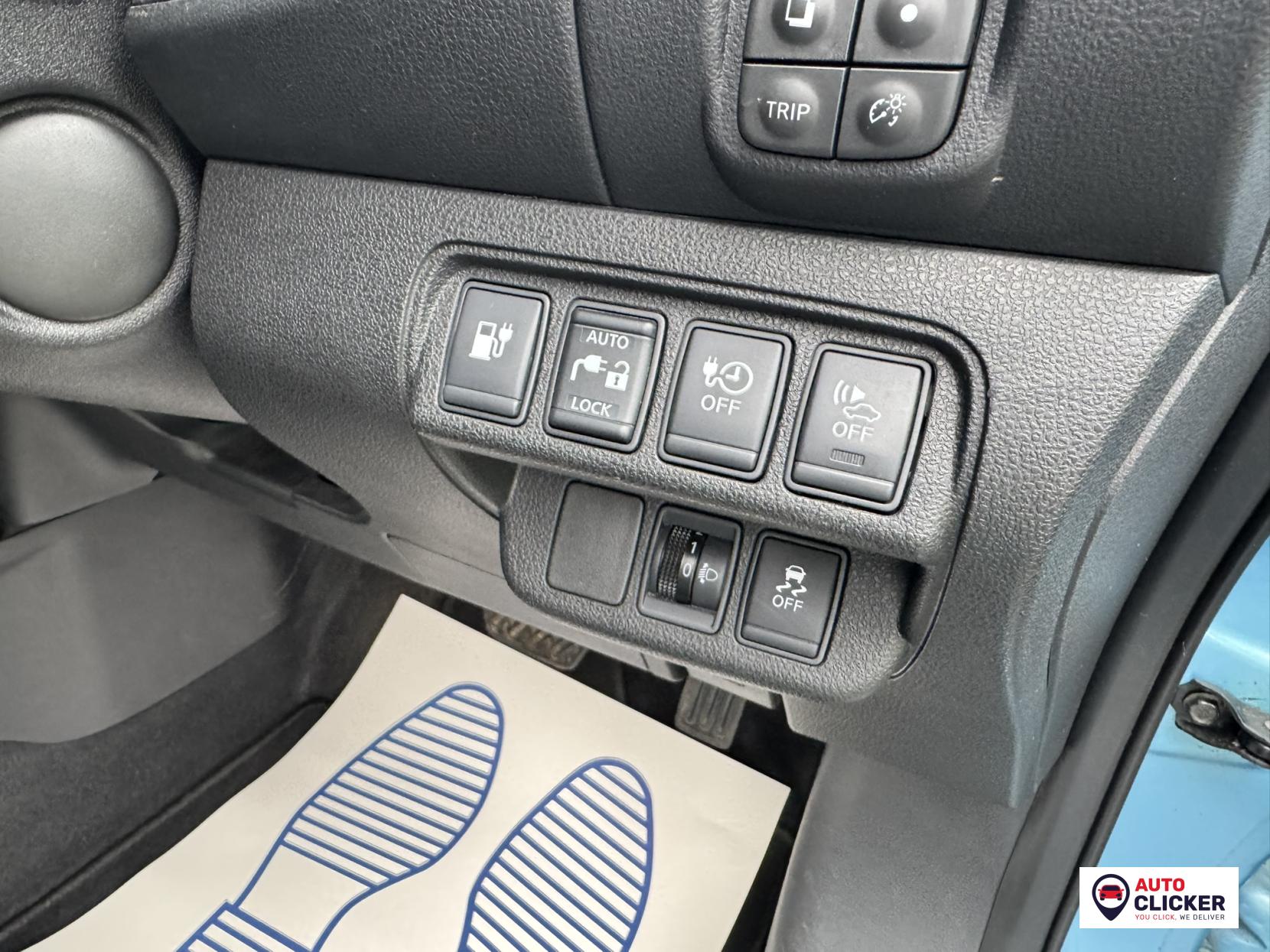 Nissan Leaf 24kWh Acenta Hatchback 5dr Electric Auto (107 bhp)