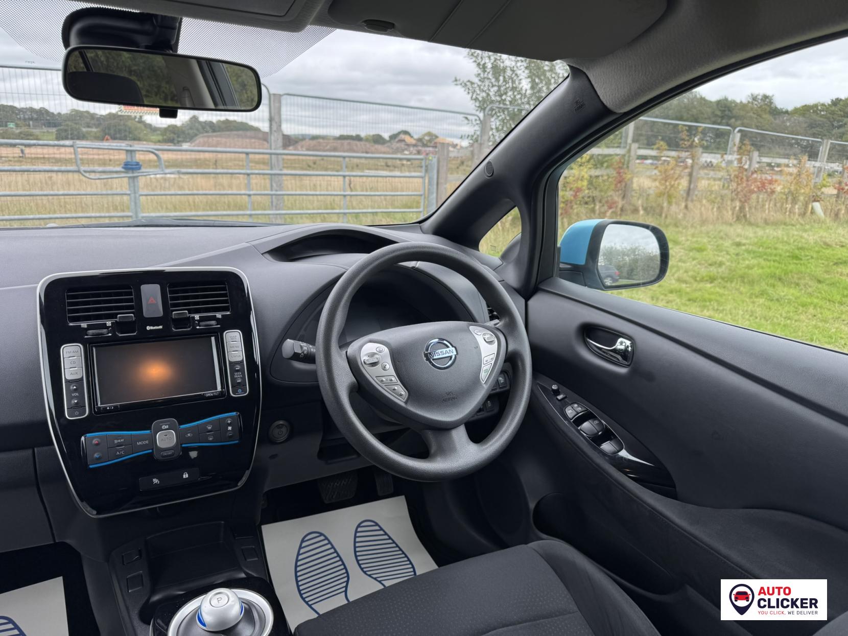 Nissan Leaf 24kWh Acenta Hatchback 5dr Electric Auto (107 bhp)