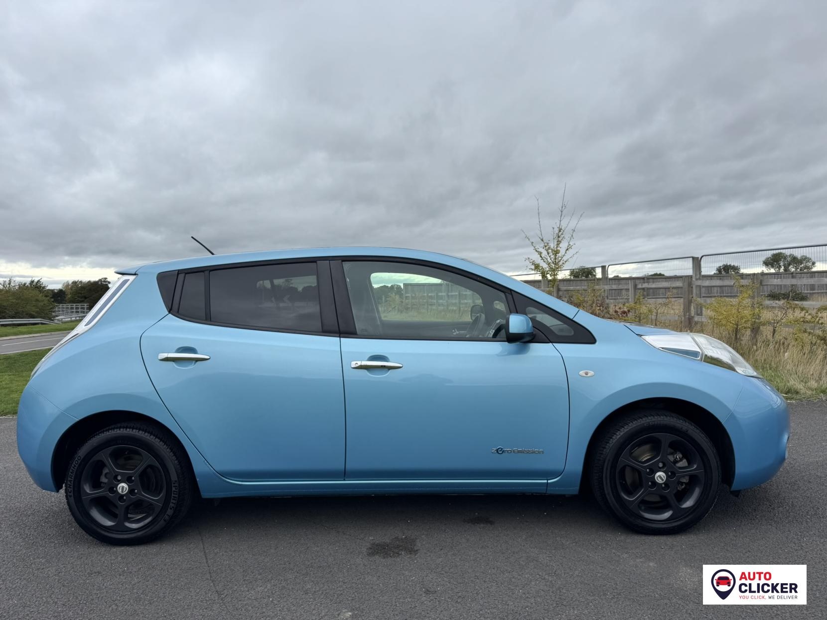 Nissan Leaf 24kWh Acenta Hatchback 5dr Electric Auto (107 bhp)