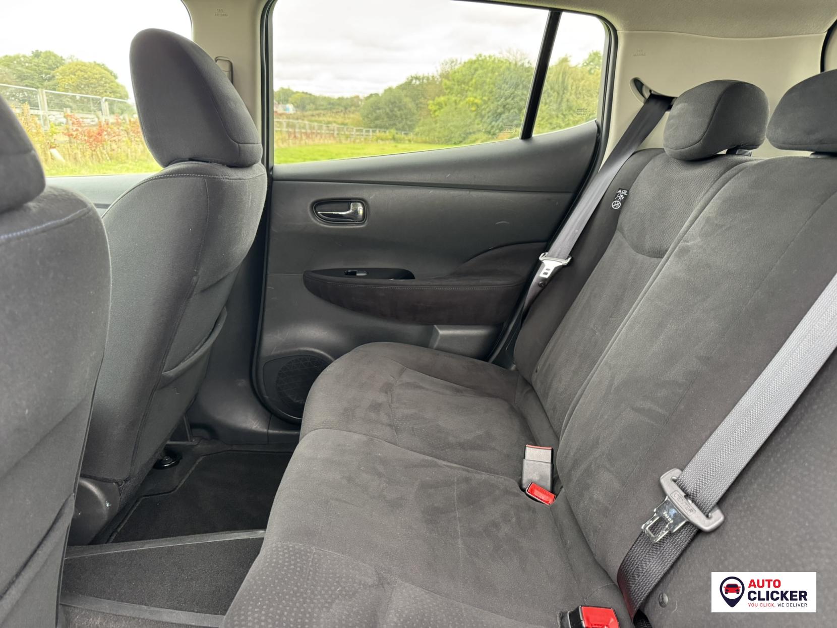 Nissan Leaf 24kWh Acenta Hatchback 5dr Electric Auto (107 bhp)
