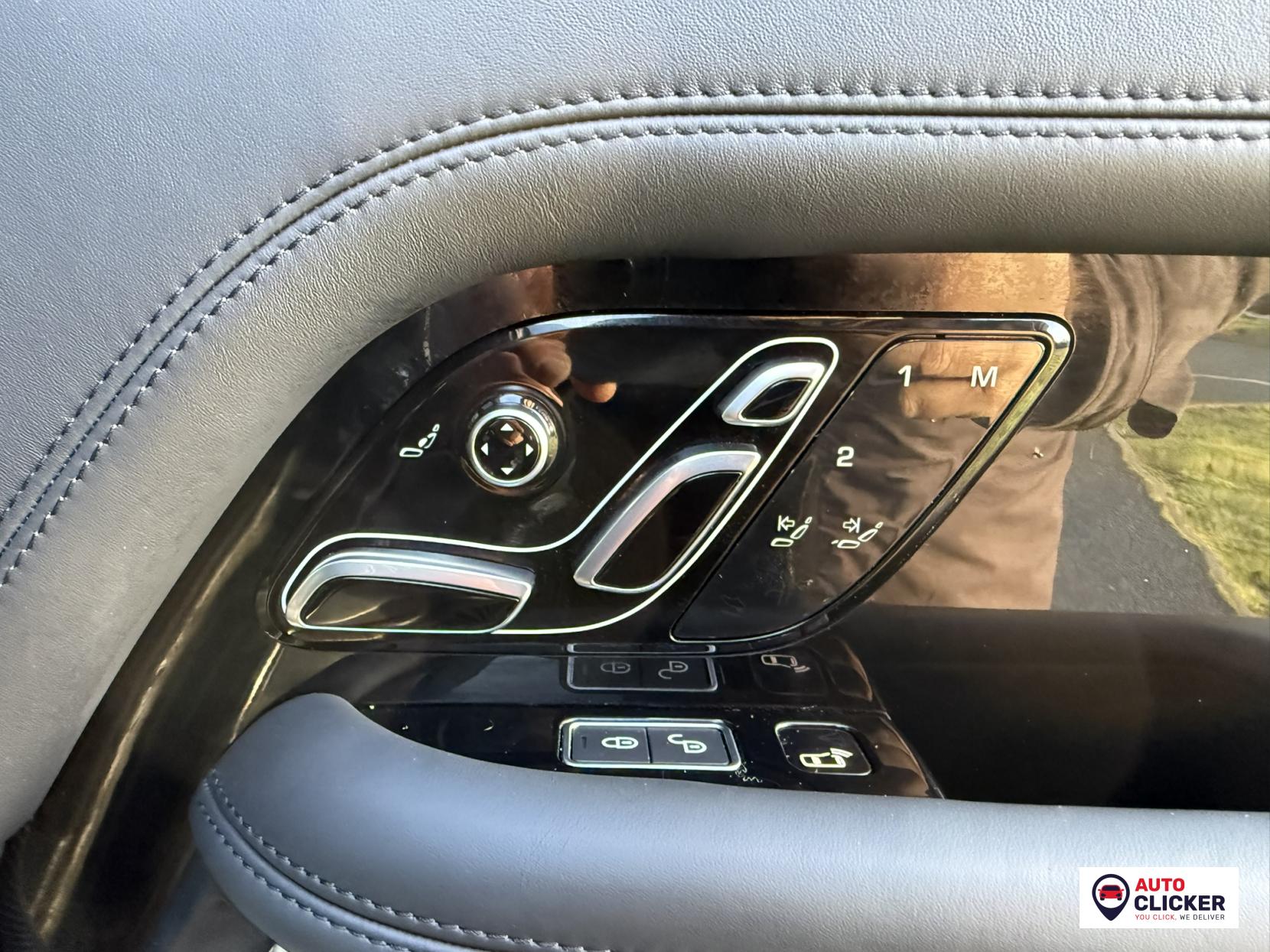 Land Rover Range Rover 4.4 SD V8 Autobiography SUV 5dr Diesel Auto 4WD Euro 6 (s/s) (339 ps)