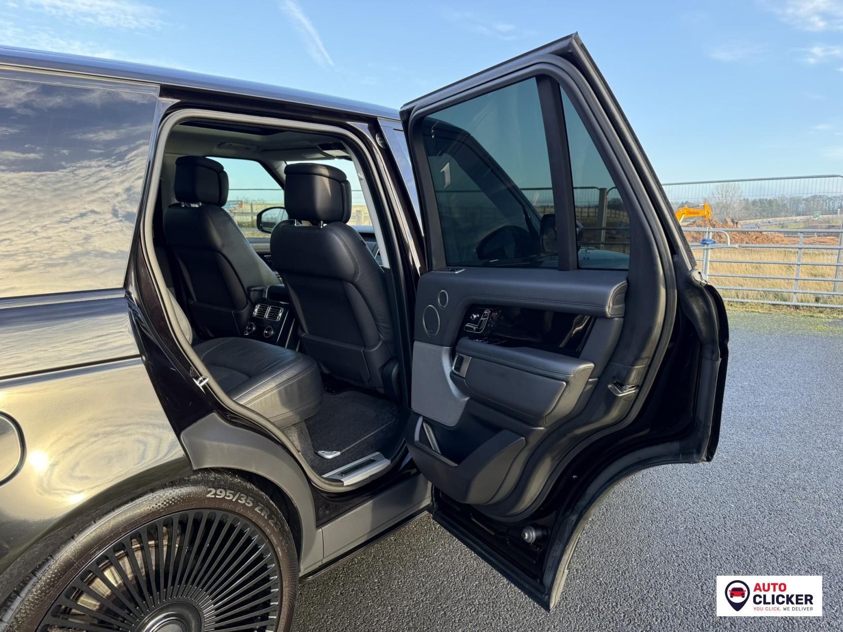 Land Rover Range Rover 4.4 SD V8 Autobiography SUV 5dr Diesel Auto 4WD Euro 6 (s/s) (339 ps)