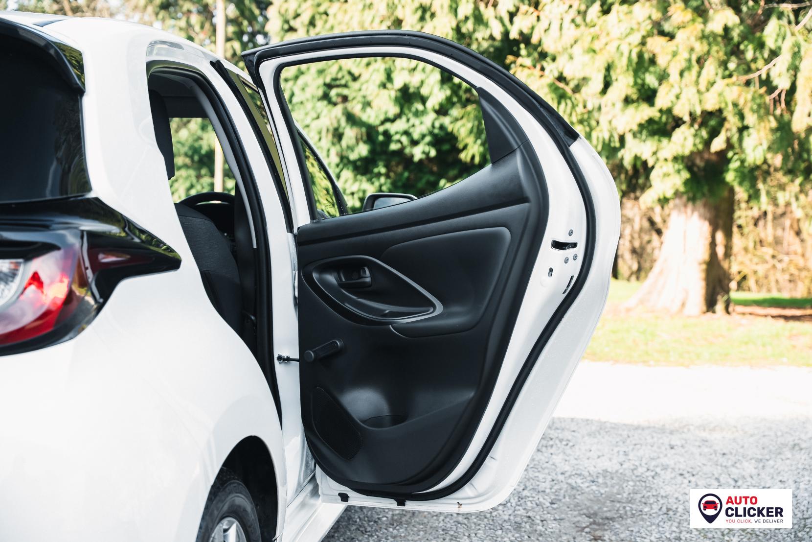 Toyota Yaris 1.5 VVT-h Icon Hatchback 5dr Petrol Hybrid E-CVT Euro 6 (s/s) (116 ps)