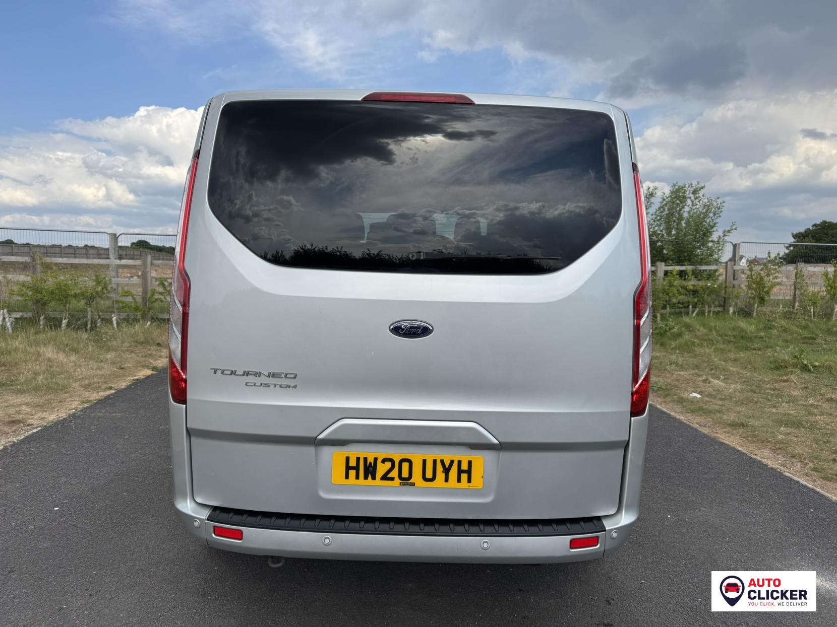 Ford Tourneo Custom 2.0 320 EcoBlue Titanium Minibus Double Cab 5dr Diesel Auto L2 Euro 6 (s/s) (130 ps)