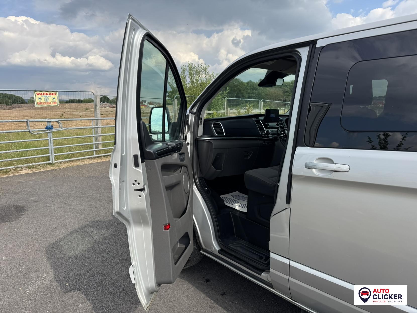 Ford Tourneo Custom 2.0 320 EcoBlue Titanium Minibus Double Cab 5dr Diesel Auto L2 Euro 6 (s/s) (130 ps)