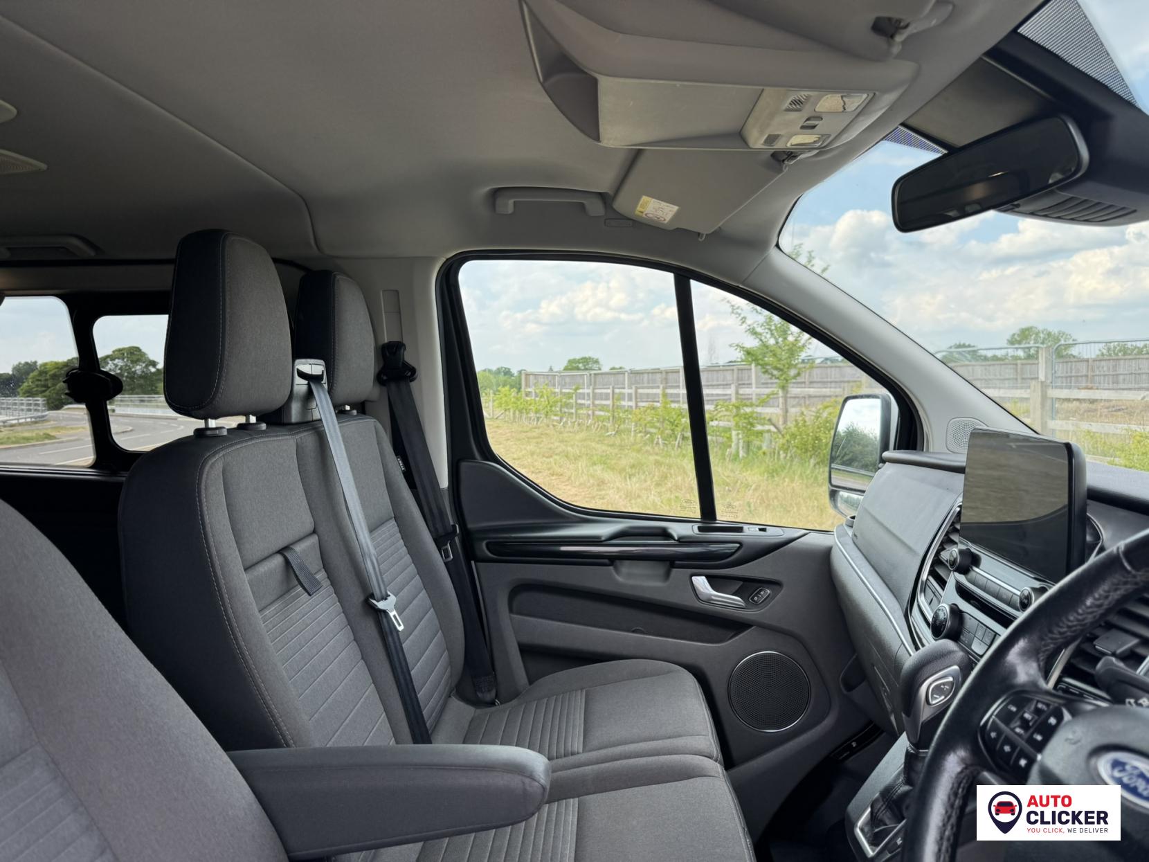 Ford Tourneo Custom 2.0 320 EcoBlue Titanium Minibus Double Cab 5dr Diesel Auto L2 Euro 6 (s/s) (130 ps)