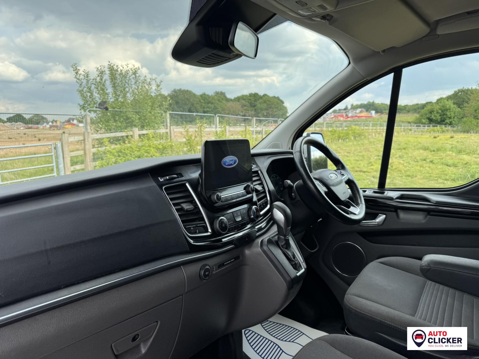 Ford Tourneo Custom 2.0 320 EcoBlue Titanium Minibus Double Cab 5dr Diesel Auto L2 Euro 6 (s/s) (130 ps)