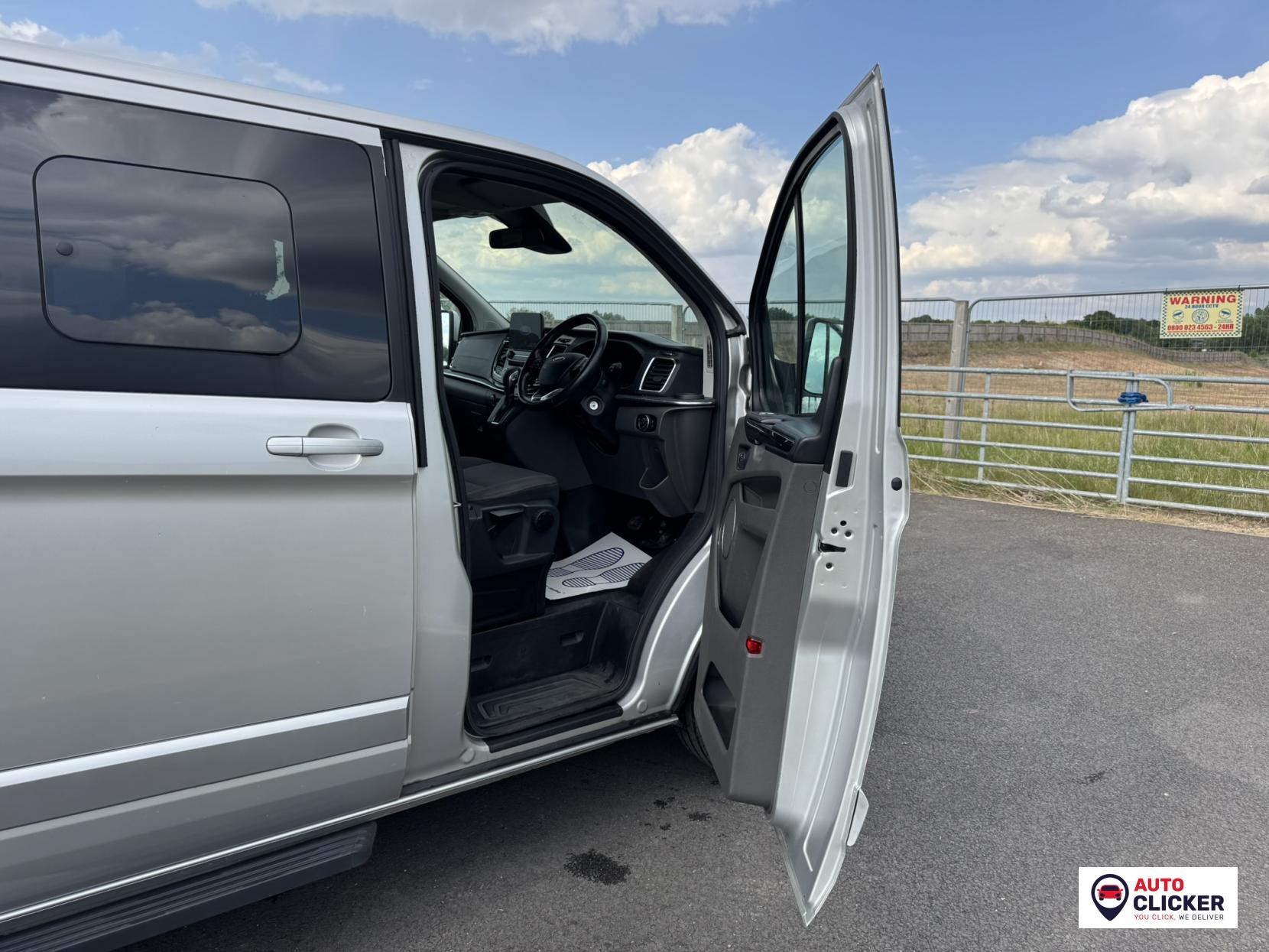 Ford Tourneo Custom 2.0 320 EcoBlue Titanium Minibus Double Cab 5dr Diesel Auto L2 Euro 6 (s/s) (130 ps)