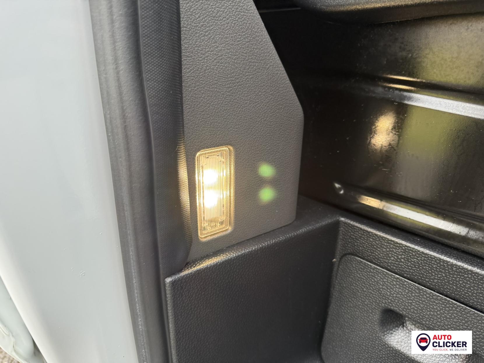 Ford Transit Custom 2.0 300 EcoBlue Limited Crew Van Double Cab 5dr Diesel Manual L2 H1 Euro 6 (s/s) (130 ps)