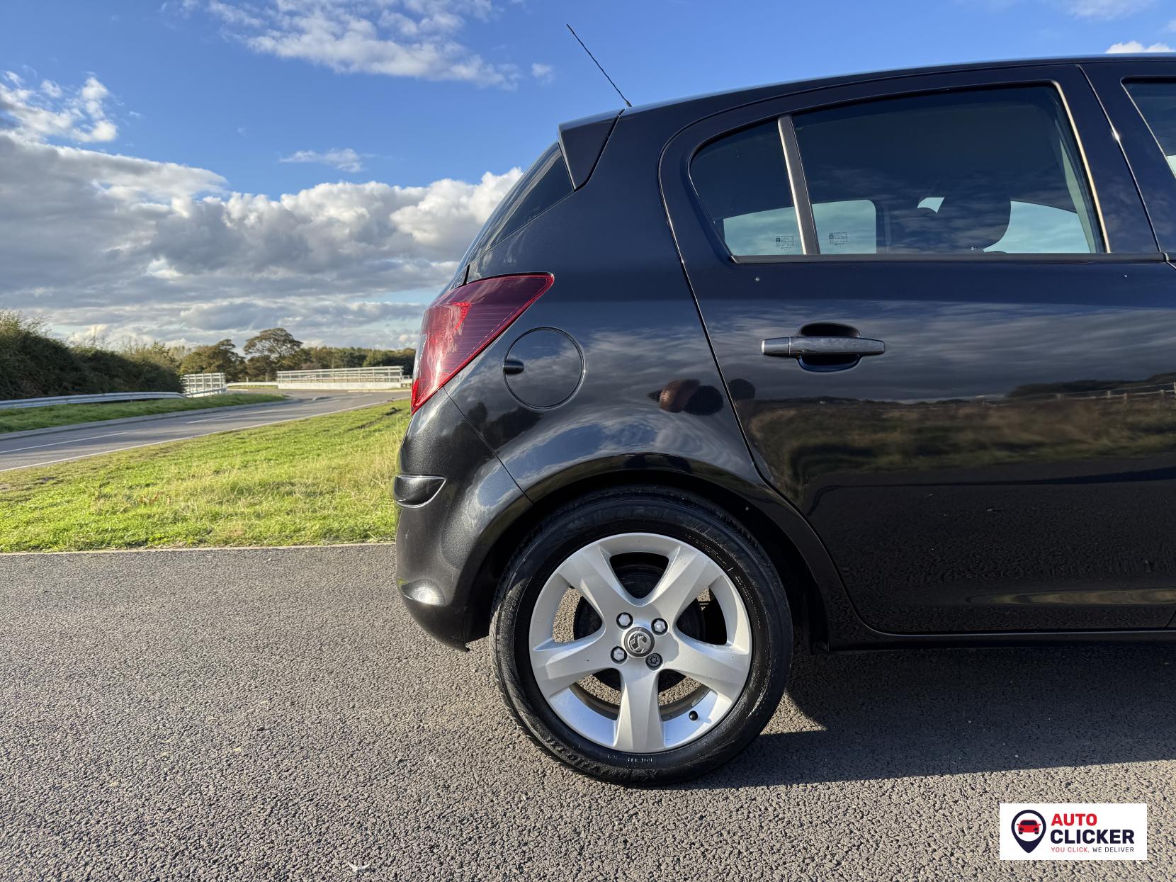 Vauxhall Corsa 1.2 16V SXi Hatchback 5dr Petrol Manual Euro 5 (A/C) (85 ps)