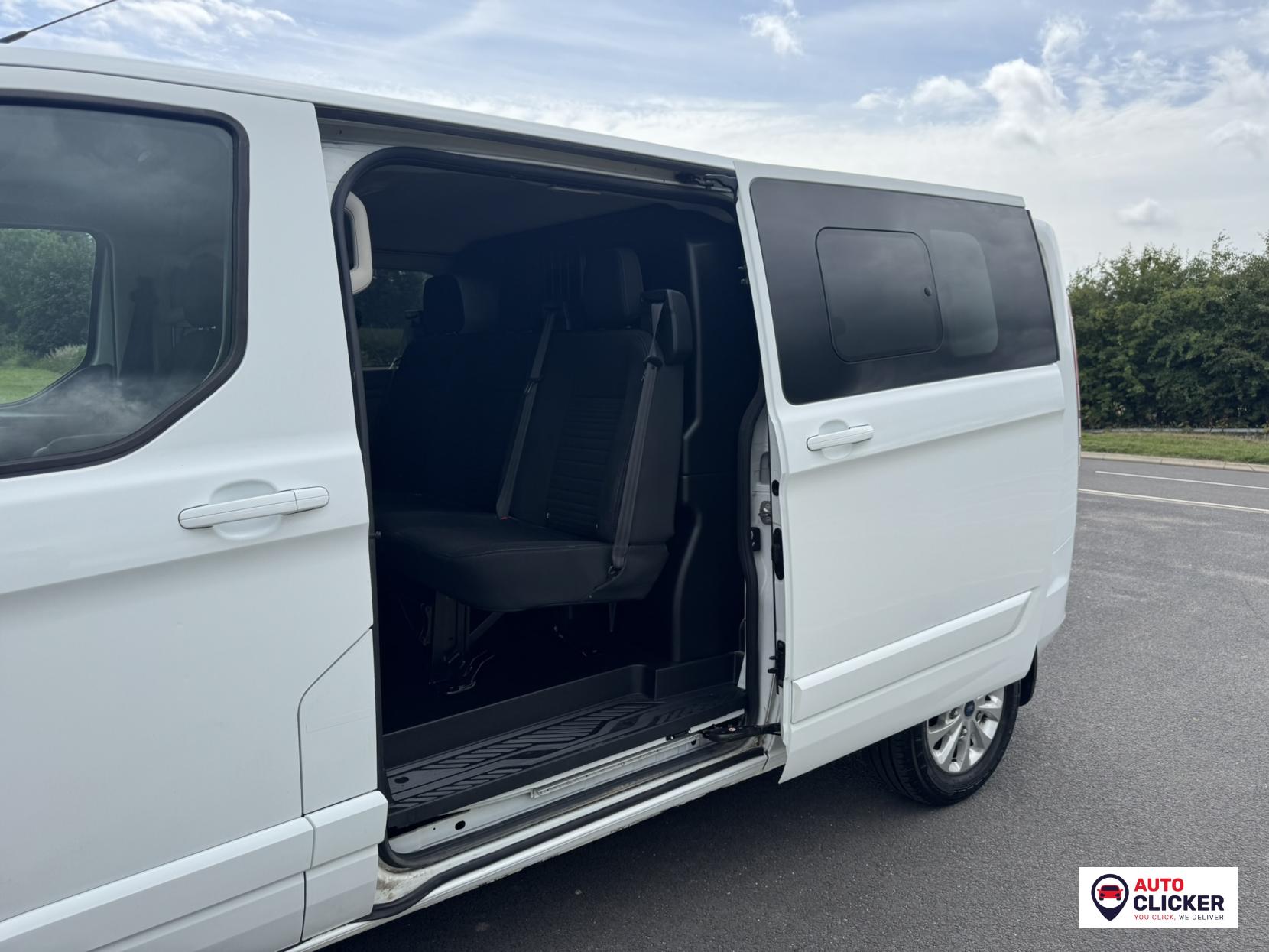 Ford Transit Custom 2.0 300 EcoBlue Limited Crew Van Double Cab 5dr Diesel Manual L2 H1 Euro 6 (s/s) (130 ps)