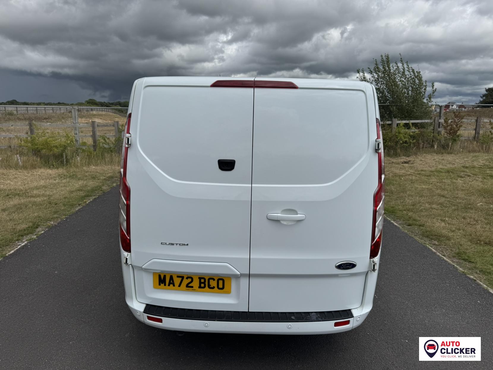 Ford Transit Custom 2.0 300 EcoBlue Limited Crew Van Double Cab 5dr Diesel Manual L2 H1 Euro 6 (s/s) (130 ps)