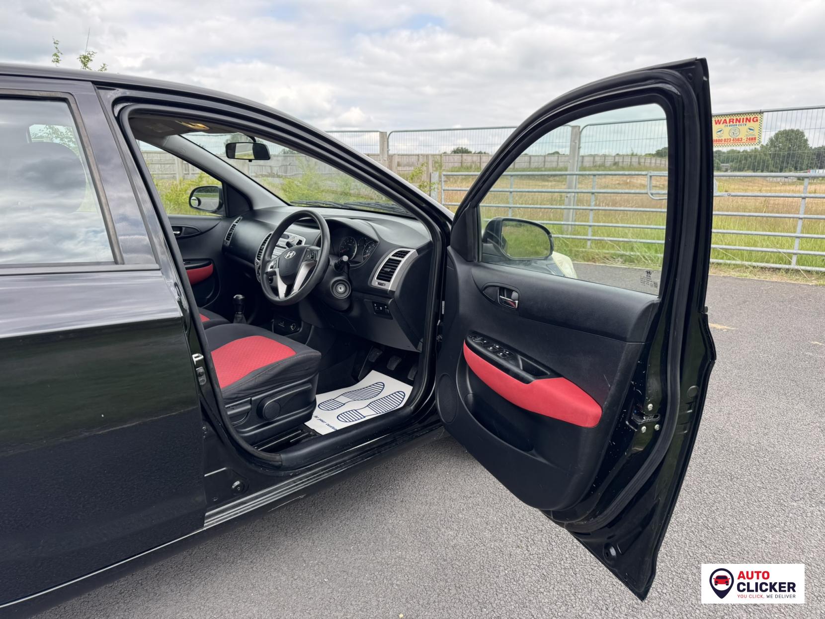 Hyundai i20 1.2 Comfort Hatchback 5dr Petrol Manual Euro 4 (77 bhp)