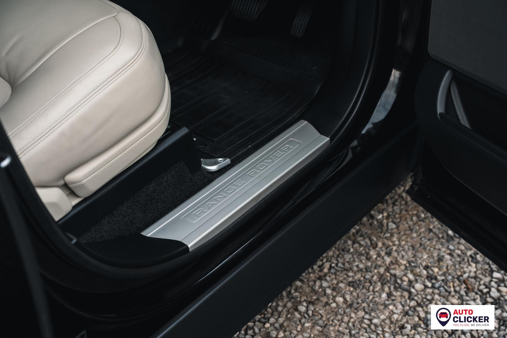 Land Rover Range Rover 2.0 P400e 12.4kWh GPF Vogue SE SUV 5dr Petrol Plug-in Hybrid Auto 4WD Euro 6 (s/s) (404 ps)