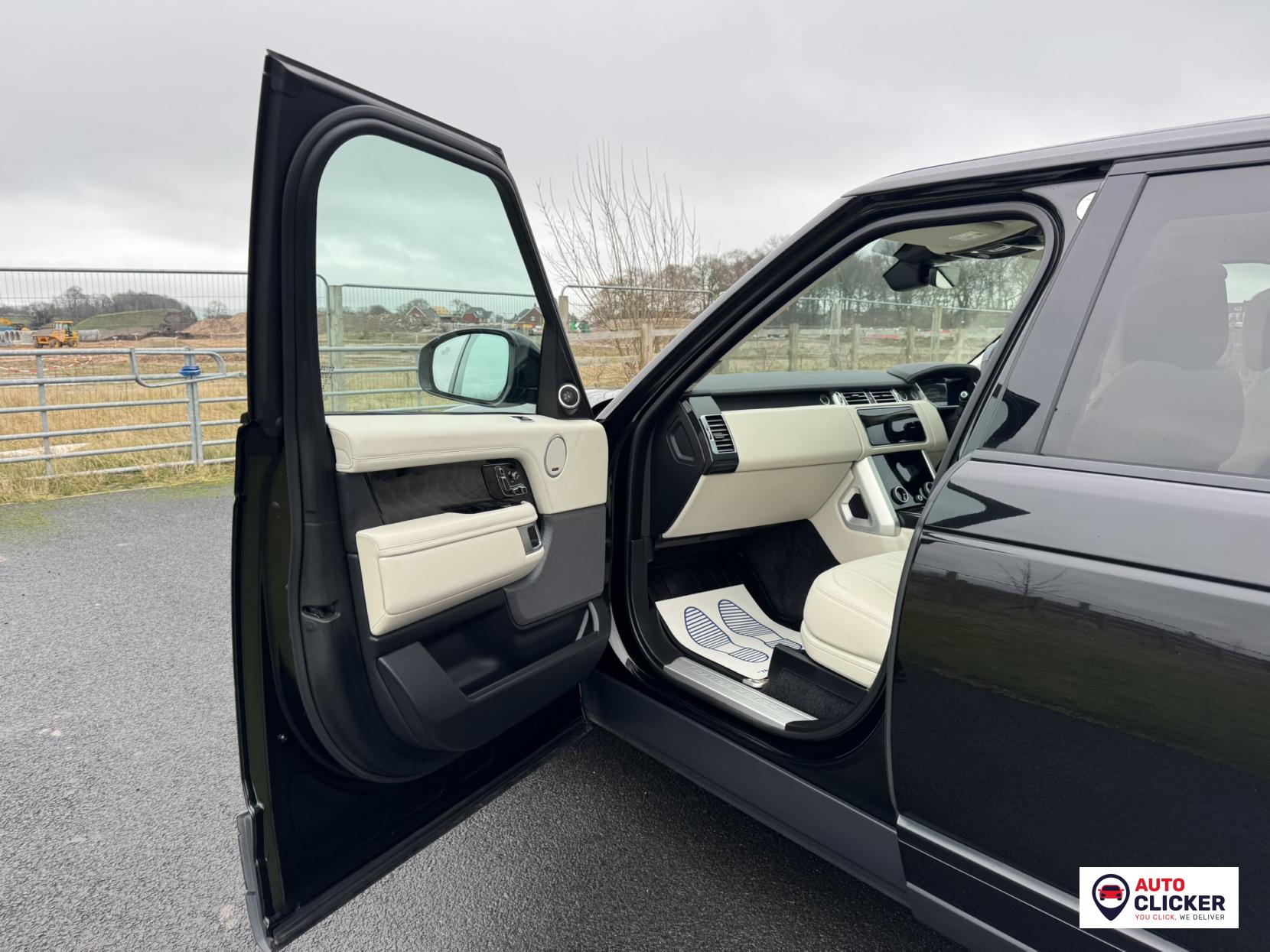 Land Rover Range Rover 2.0 P400e 12.4kWh GPF Vogue SE SUV 5dr Petrol Plug-in Hybrid Auto 4WD Euro 6 (s/s) (404 ps)