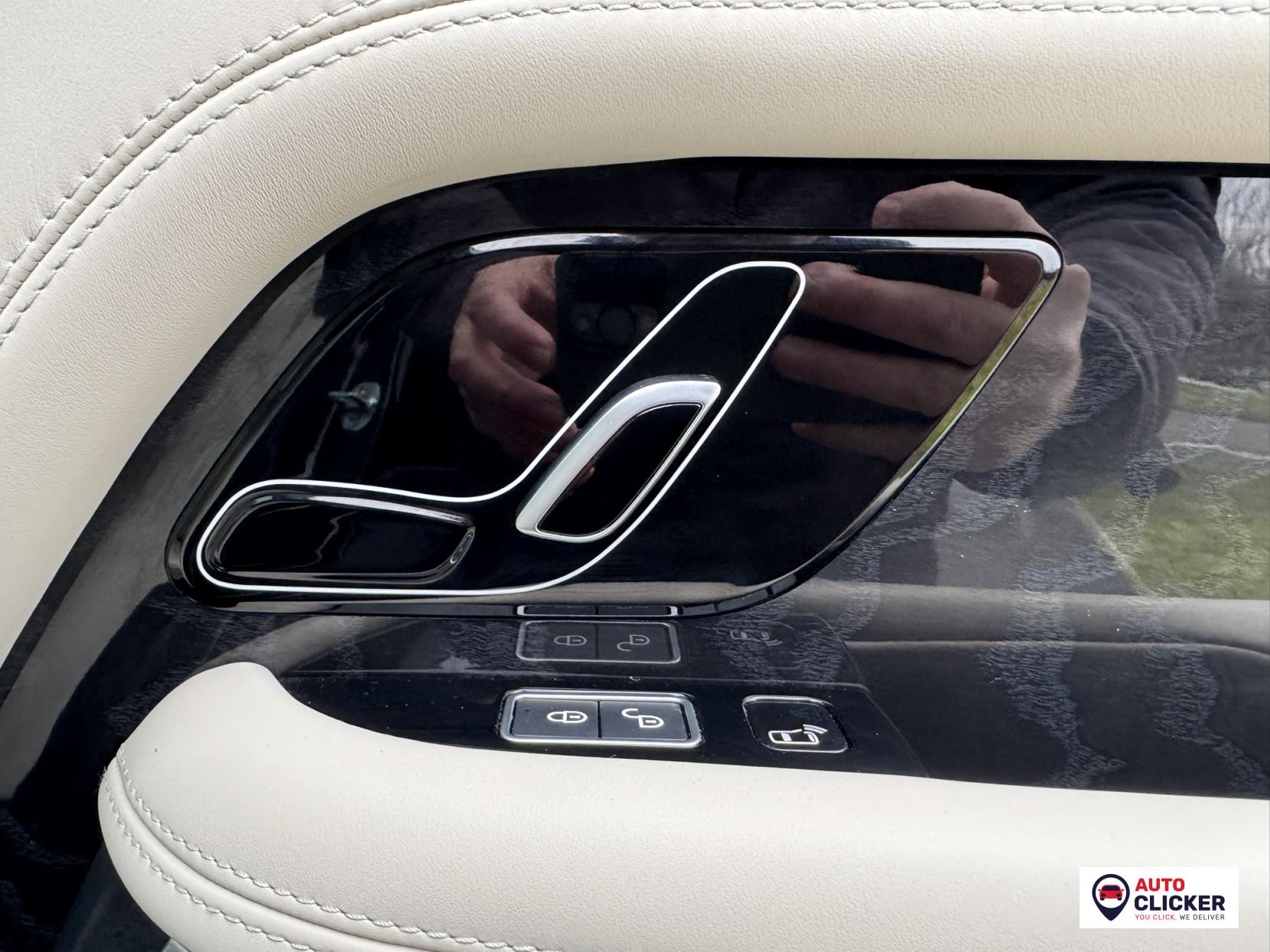 Land Rover Range Rover 2.0 P400e 12.4kWh GPF Vogue SE SUV 5dr Petrol Plug-in Hybrid Auto 4WD Euro 6 (s/s) (404 ps)