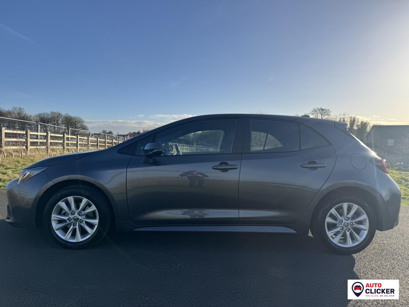 Toyota Corolla 1.8 VVT-h Icon Hatchback 5dr Petrol Hybrid CVT Euro 6 (s/s) (140 ps)