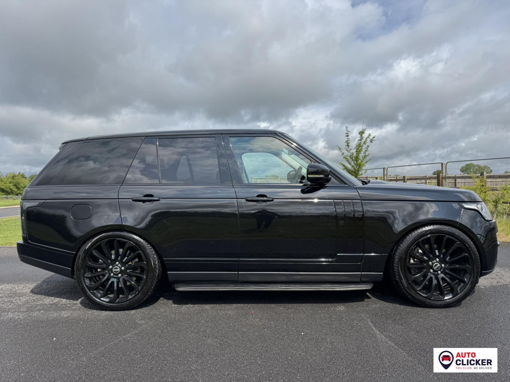 Land Rover Range Rover 4.4 SD V8 Vogue SUV 5dr Diesel Auto 4WD Euro 5 (339 ps)