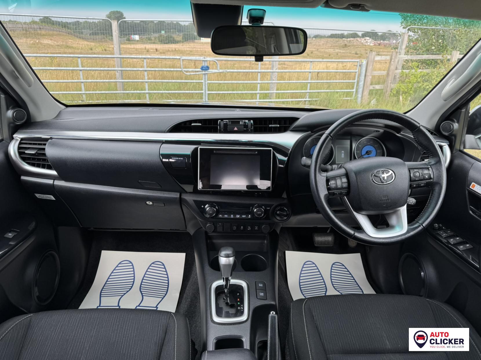 Toyota Hilux 2.4 D-4D Invincible Pickup Double Cab 4dr Diesel Auto 4WD Euro 6 (s/s) (TSS) (150 ps)