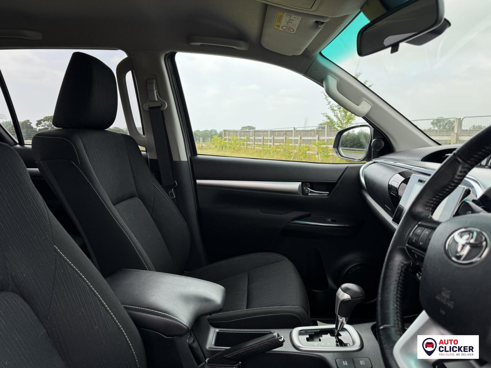 Toyota Hilux 2.4 D-4D Invincible Pickup Double Cab 4dr Diesel Auto 4WD Euro 6 (s/s) (TSS) (150 ps)